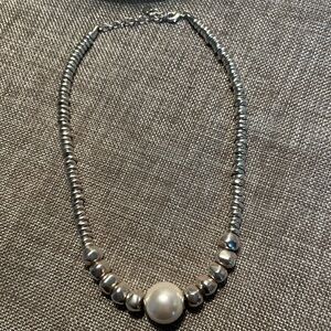 Uno de Fifty Pearl Necklace